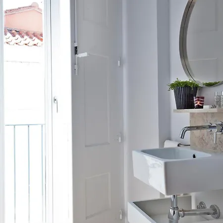 Five Stars Combro 7 Lisbon