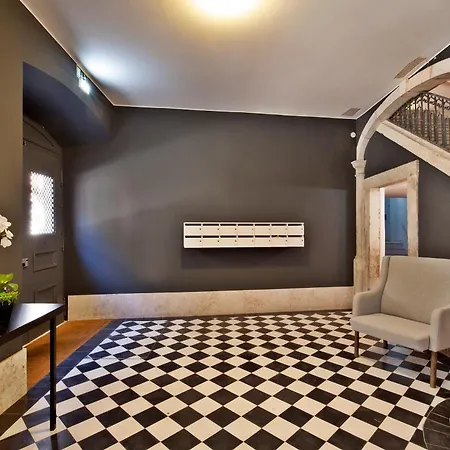 Apartment Five Stars Combro 7 *